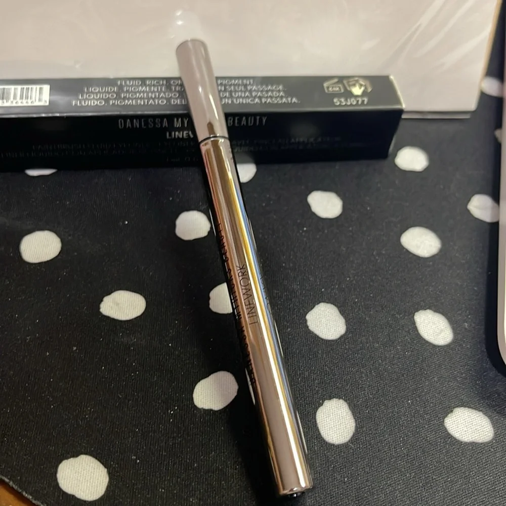 DENESSA MYRICKS BEAUTY Linework Eyeliner In Onyx(Black)
